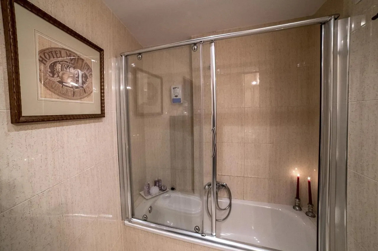 Sea & Wave Palencia Superior Pool Apartment Μάλαγα